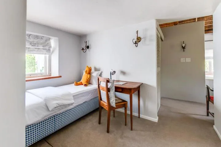 Bedroom with garden view